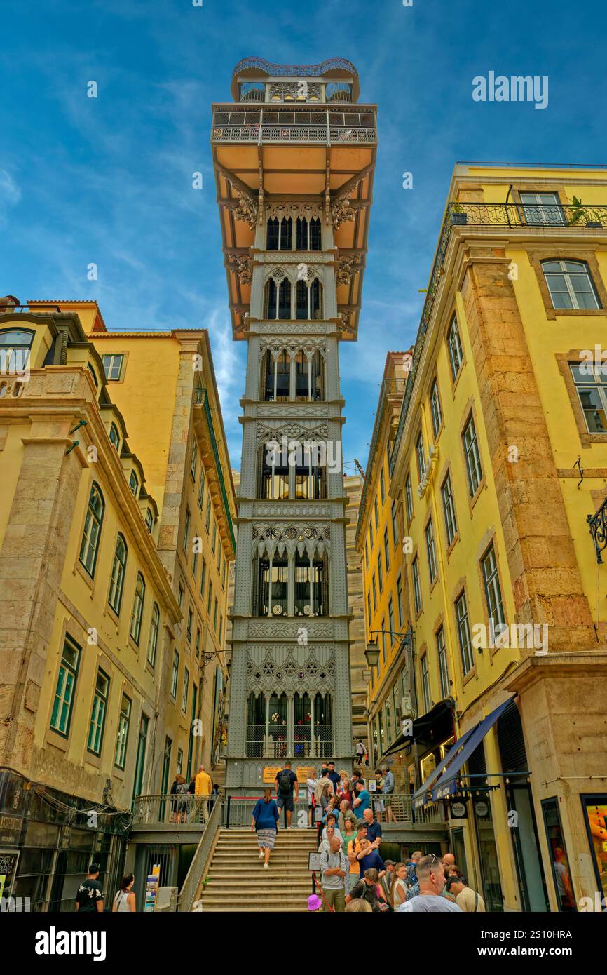 L'ascenseur de Santa Justa ou Elevador de Santa Justa également connu sous le nom d'ascenseur Carmo dans la vieille ville de Lisbonne au Portugal. Banque D'Images