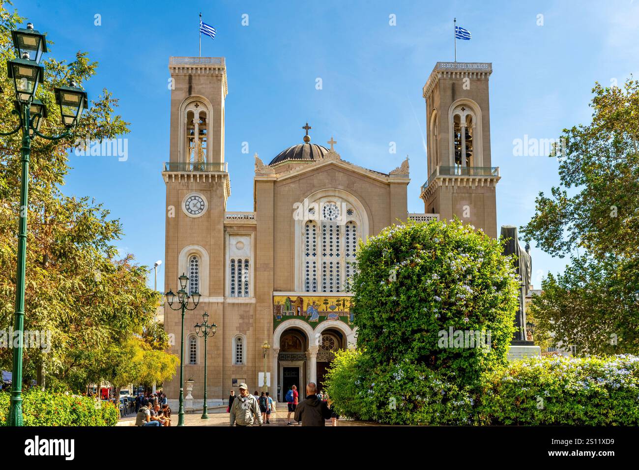 Athènes, Attique - GR - Oct 25, 2024 la Sainte église métropolitaine de l'Annonciation d'Athènes est une grande cathédrale du XIXe siècle, réputée pour son neoc Banque D'Images