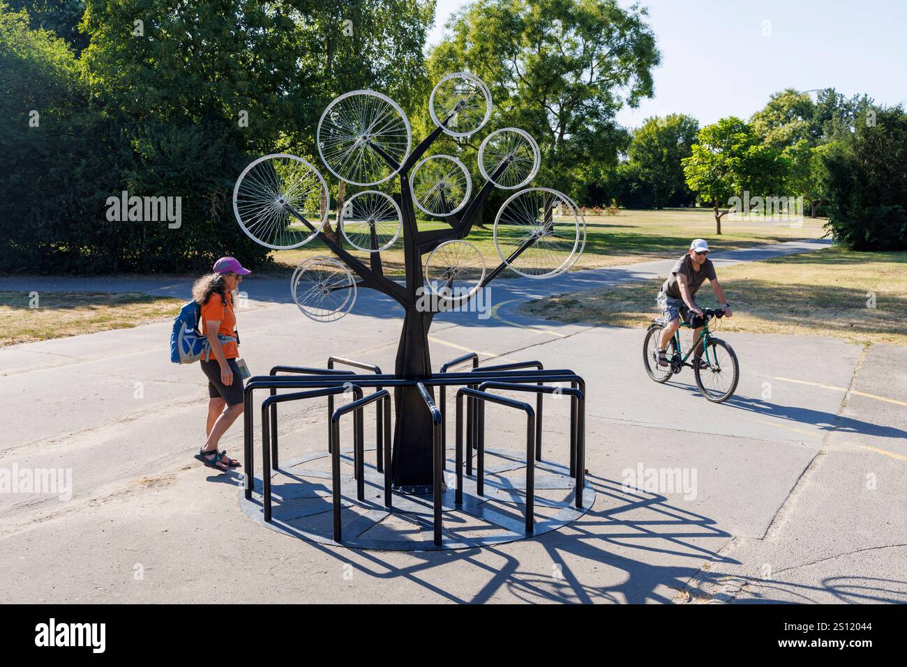 Installation artistique sur porte-vélos, Vac, Hongrie Banque D'Images