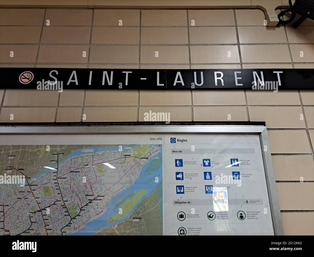 Enseigne de la station de métro Saint-Laurent à Montréal, Québec, Canada Banque D'Images