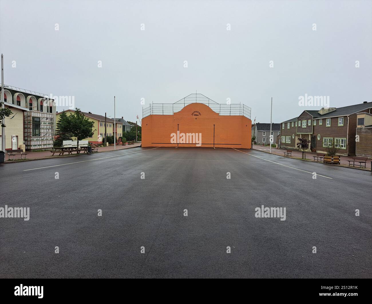 Zazpiak Bat une arène pour le sport basque traditionnel du pelotain à St. Pierre, France Banque D'Images