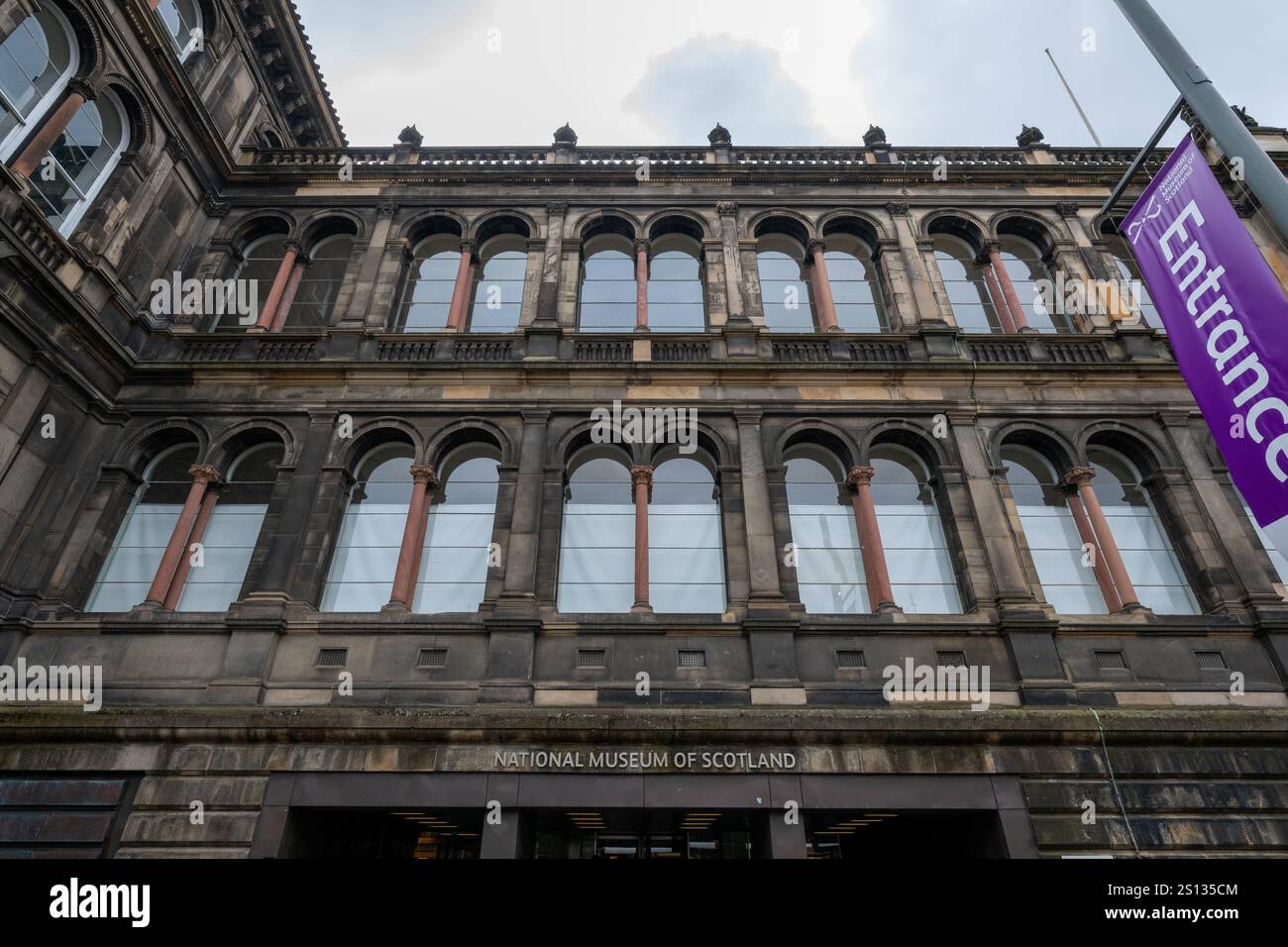 L'entrée principale du Musée national d'Écosse, Chambers St, Édimbourg, Écosse, Royaume-Uni. Banque D'Images