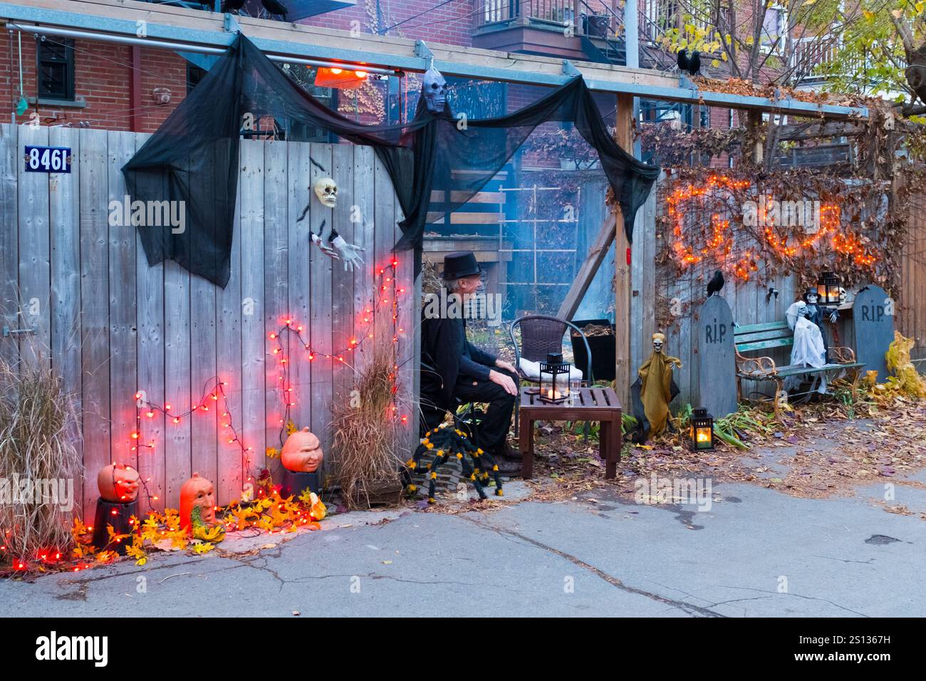 Halloween dans une ruelle, Montréal Québec Banque D'Images