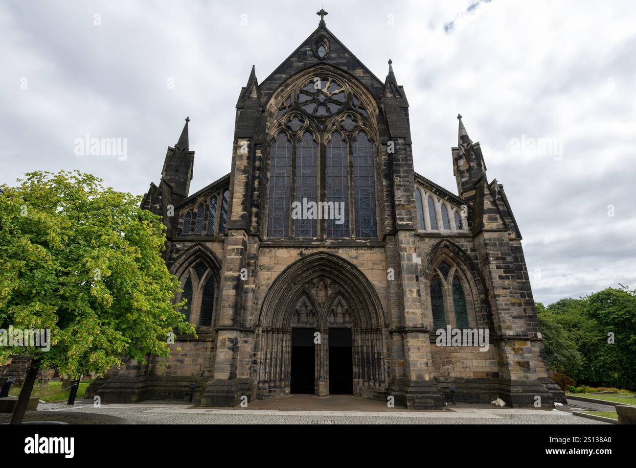 Fascade de la cathédrale historique de Glasgow au cœur de Glasgow, Royaume-Uni. Banque D'Images