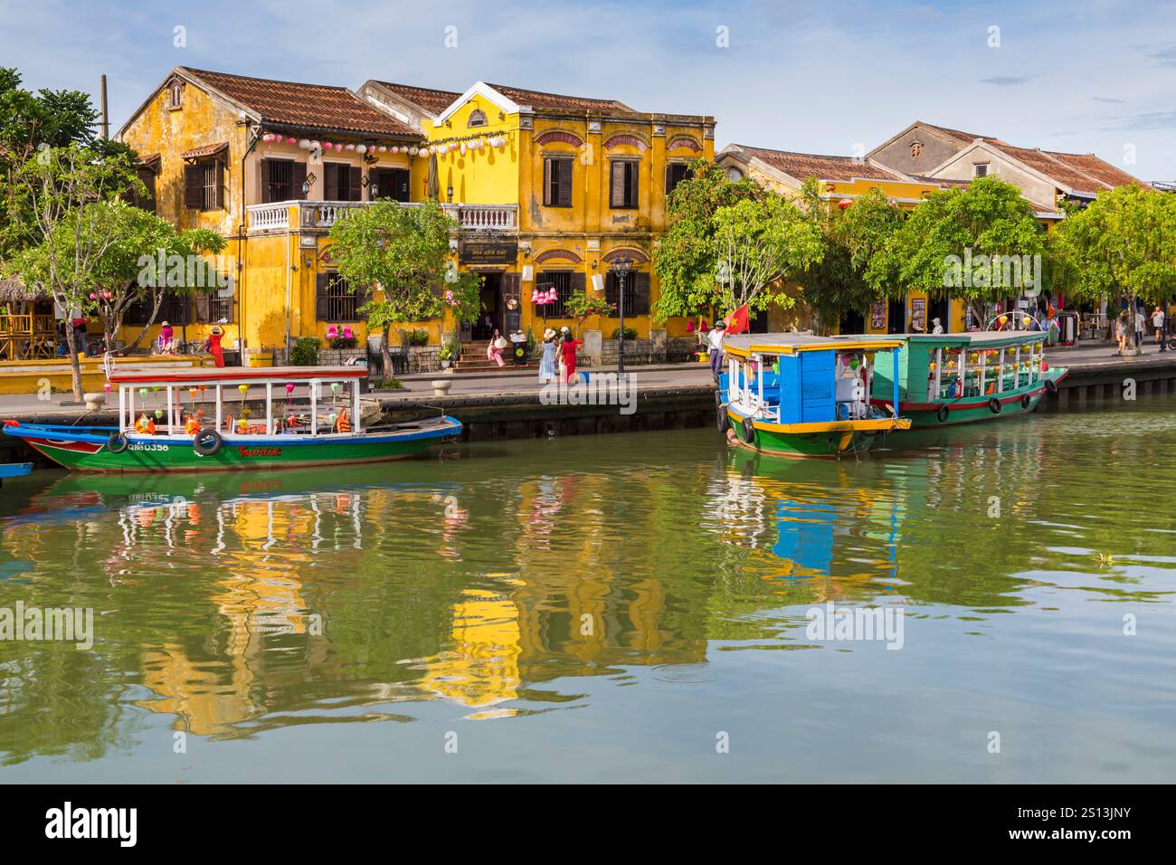 Bateaux de tourisme sur la rivière Thu bon à Hoi an, Hoian, Centre Vietnam, Asie en juin Banque D'Images