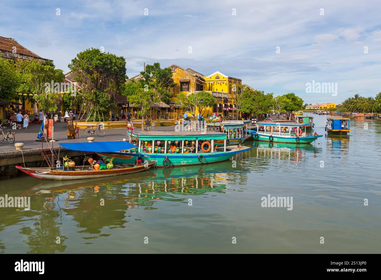 Bateaux de tourisme sur la rivière Thu bon à Hoi an, Hoian, Centre Vietnam, Asie en juin Banque D'Images
