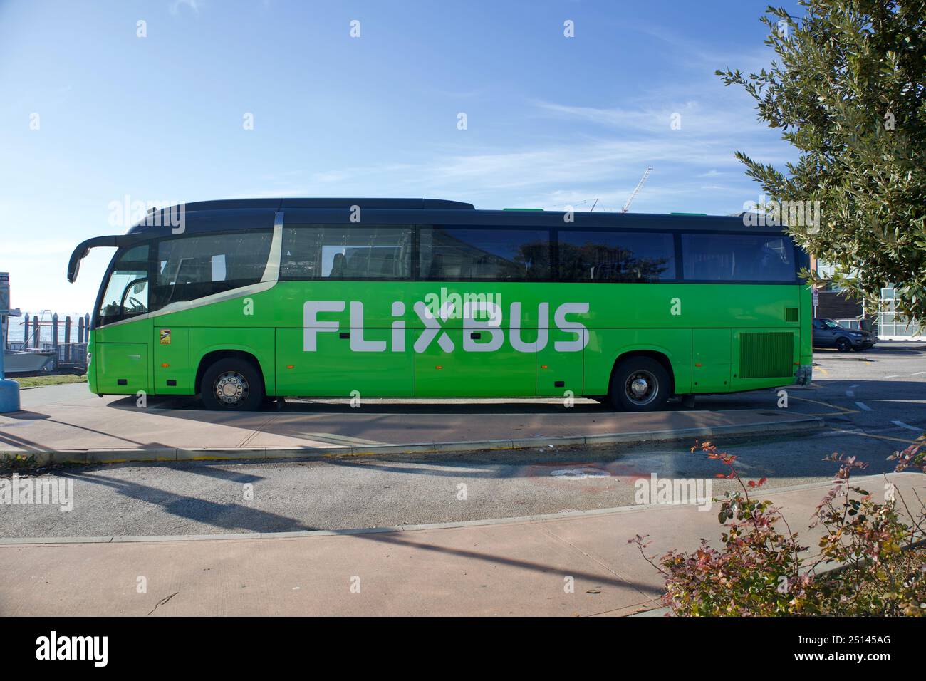 Venise, Italie. 28 décembre 2024. Un FlixBus. Banque D'Images