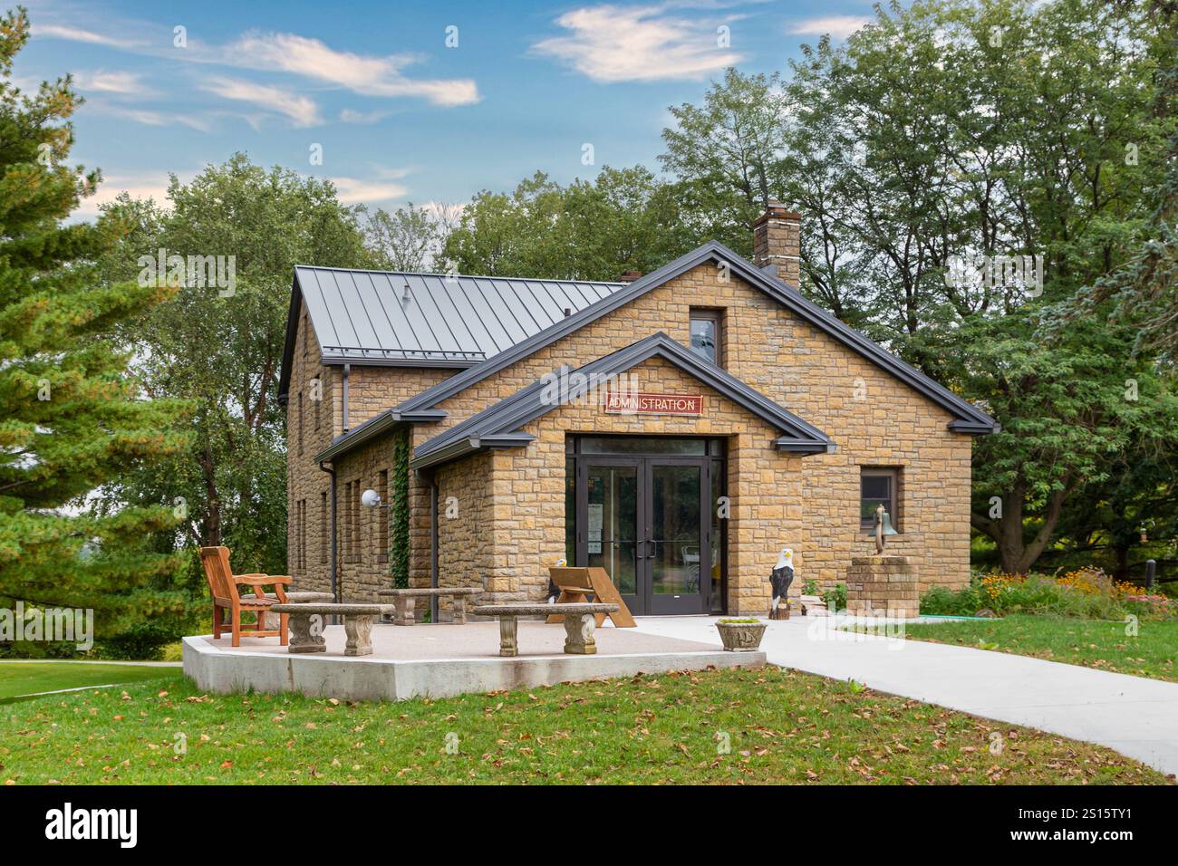 PRESCOTT WI, USA, 24 SEPTEMBRE 2022 : Centre d'administration à Carpenter doté Croix Valley nature Center. Banque D'Images