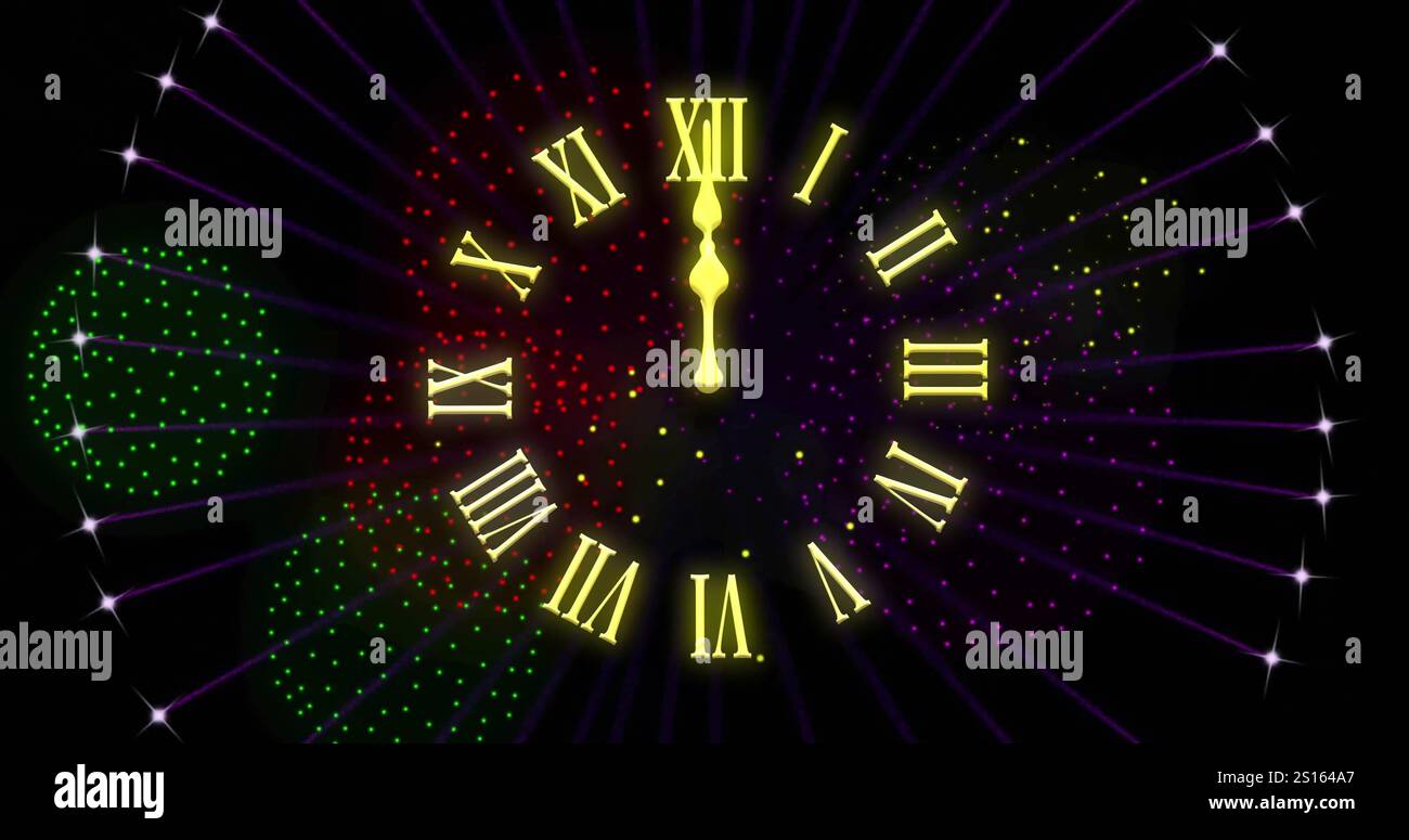 Image de l'horloge montrant minuit et feux d'artifice explosant sur fond noir Banque D'Images