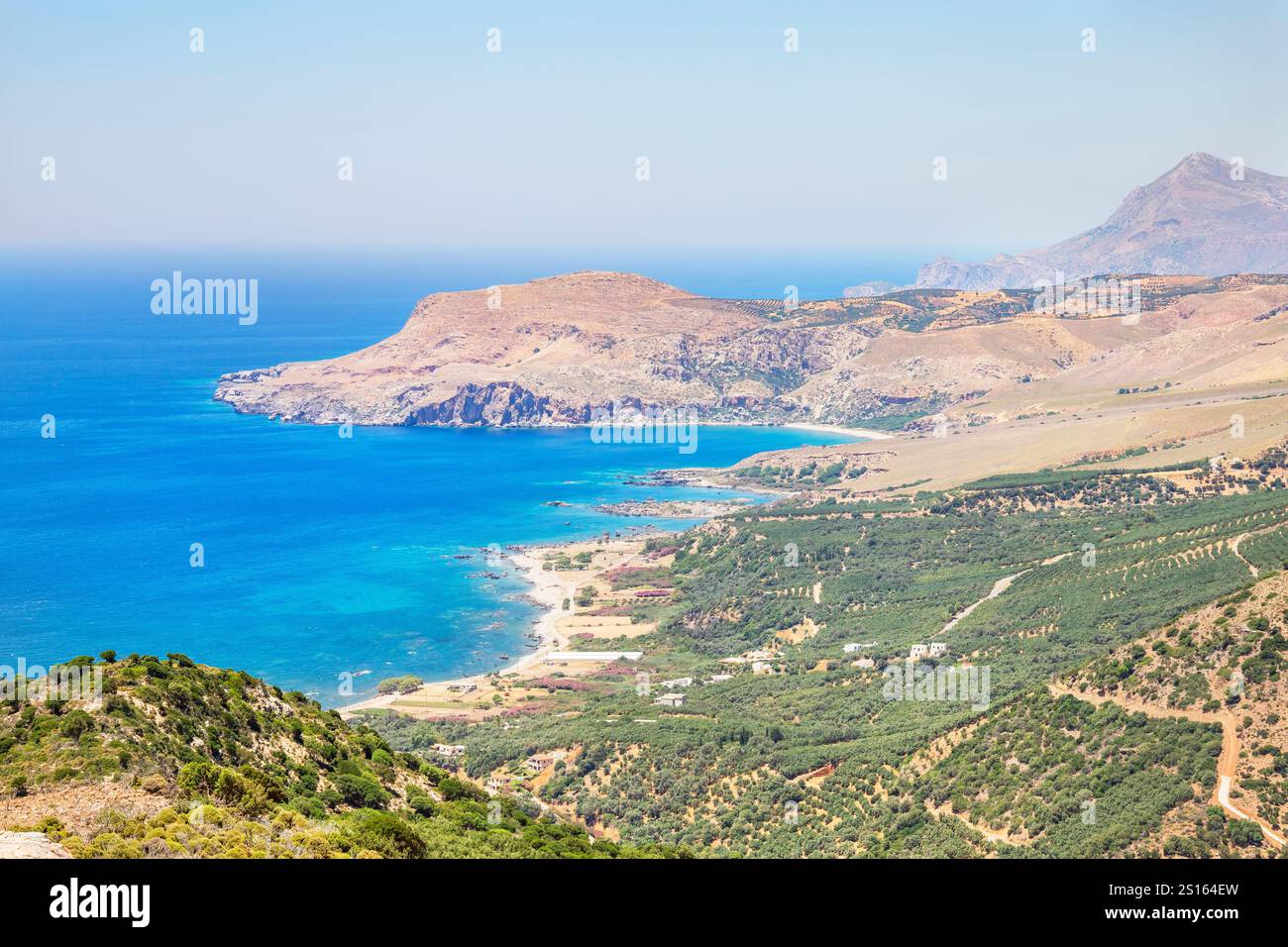 Vue sur la plage et la côte de Kokkina Gremna, la Canée, la Crète, les îles grecques, la Grèce Banque D'Images