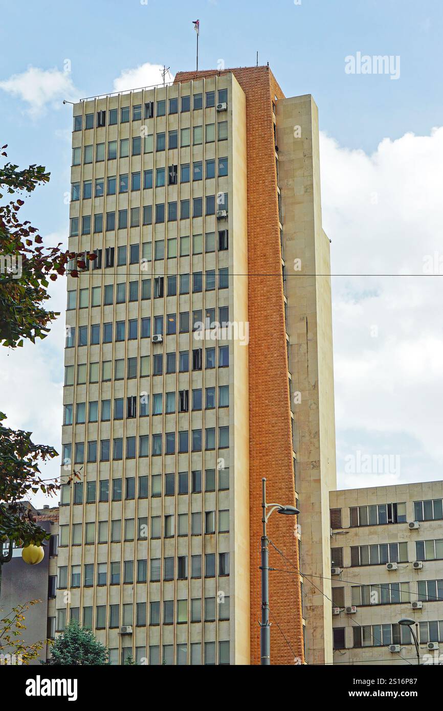 Belgrade, Serbie - 5 octobre 2020 : tour des bureaux du gouvernement du ministère serbe de la Défense dans la rue Kneza Milosa dans la capitale. Banque D'Images