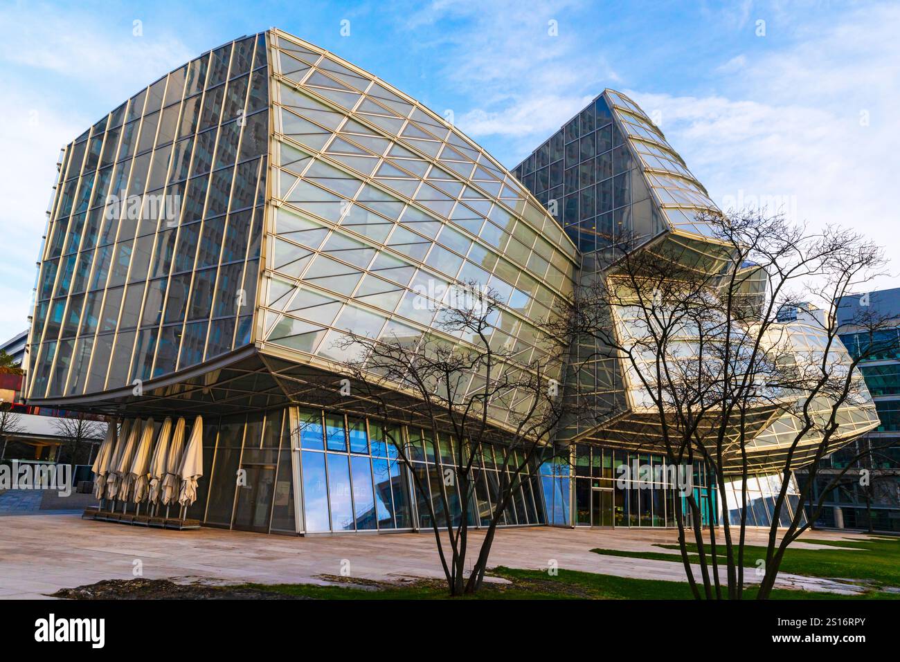 Le bâtiment de bureaux Novartis Pharma a été conçu par Frank O. Gehry, Novartis Campus à Bâle, en Suisse. Banque D'Images