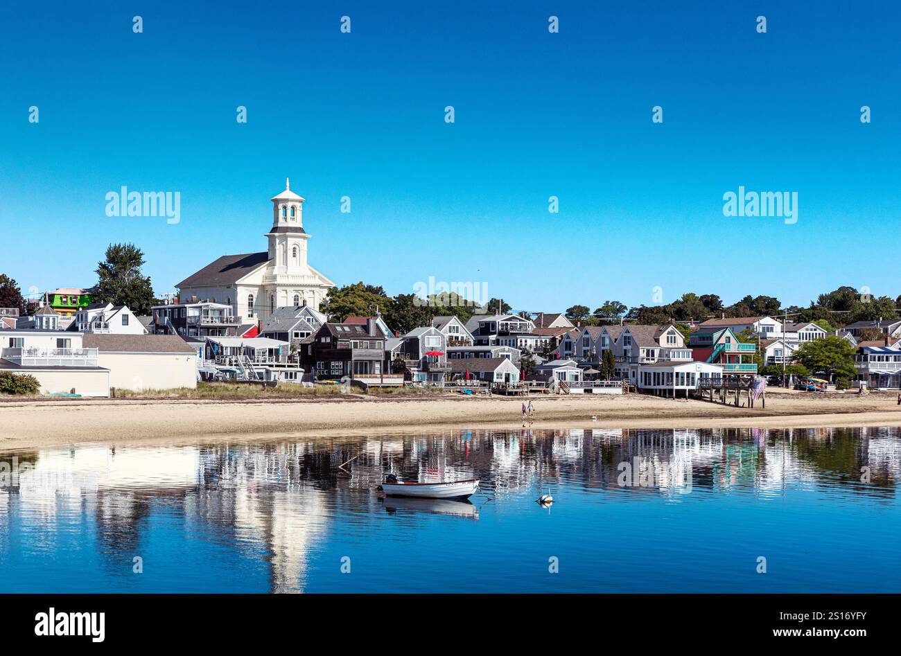 Le pittoresque front de mer de Provincetown et la plage. Banque D'Images