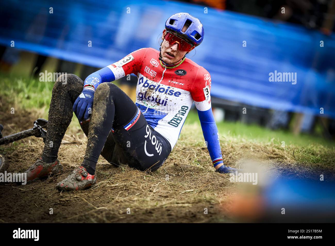 Baal, Belgique. 1er janvier 2025. La marque néerlandaise Lucinda photographiée après la course d'élite féminine de l'événement cycliste de cyclocross 'GP Sven Nys' le mercredi 01 janvier 2025 à Baal, étape 5/8 de la compétition X2O Badkamers 'Trofee Veldrijden'. BELGA PHOTO DAVID PINTENS crédit : Belga News Agency/Alamy Live News Banque D'Images