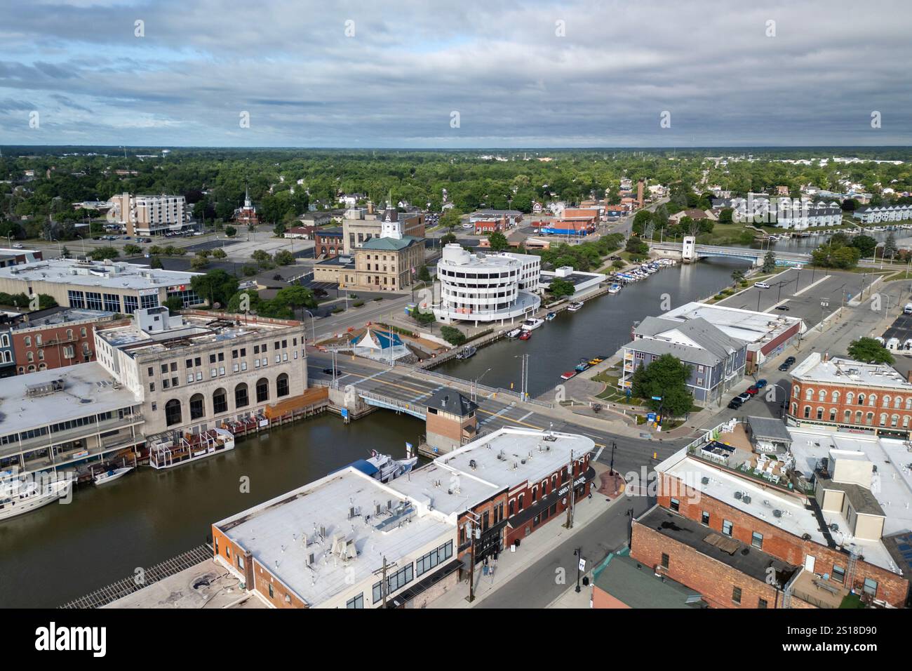 Vue aérienne de Port Huron, Michigan sur le centre-ville et la rivière Black Banque D'Images