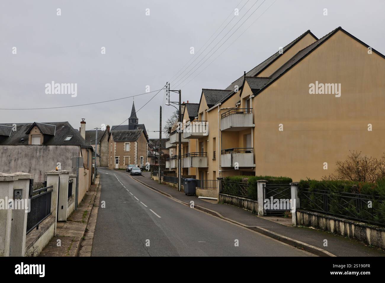 Scène de rue notre-Dame-d'Oé Indre-et-Loire France janvier 2025 Banque D'Images