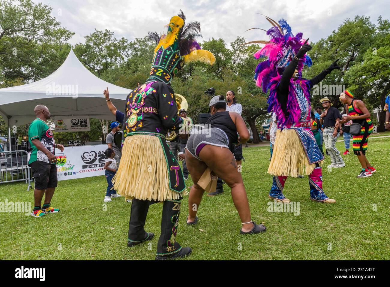 La Nouvelle-Orléans, États-Unis. 20 avril 2024. Festival du cannabis (Festival Marijunana) à Washington Square avec Zulu Tramp social Aid & Pleasure Club, 4,20 est le nom de la journée du cannabis, le 20 avril 2024, à la Nouvelle-Orléans, Louisiane, ÉTATS-UNIS. Photo de Pascal Avenet/ABACAPRESS. COM Credit : Abaca Press/Alamy Live News Banque D'Images