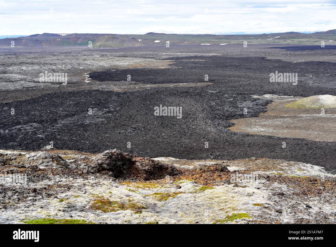 Volcan Leirhnjukur, champs de lave. Krafla, région de Myvatn, Islande. Banque D'Images