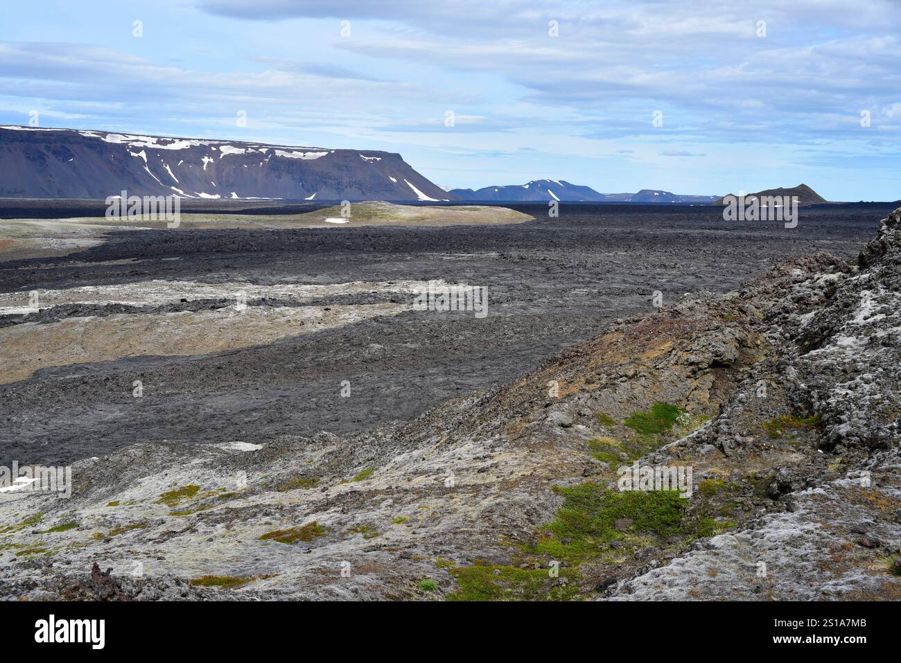 Volcan Leirhnjukur, champs de lave. Krafla, région de Myvatn, Islande. Banque D'Images