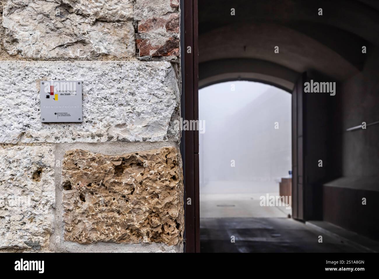 Wilhelmsburg. Bundesfestung Ulm. IM 19. Jahrhunderts War sie die größte millitärische Befestigungsanlage en Europe. Nationales Projekt des Städtebaus, Premiumprojekt des Bundesministerium für Wohnen, Stadtentwicklung und Bauwesen. // 30.12.2024 : Ulm, Bade-Württemberg, Deutschland *** forteresse fédérale de Wilhelmsburg Ulm au XIXe siècle, c'était la plus grande fortification militaire en Europe projet national de développement urbain, projet premium du Ministère fédéral du logement, du développement urbain et de la construction 30 12 2024 Ulm, Bade-Württemberg, Allemagne Banque D'Images