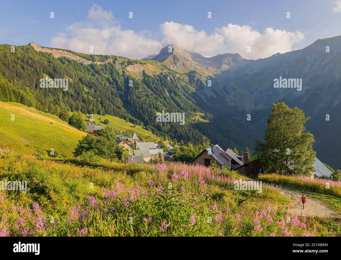 France, Isère, Parc National des Ecrins, Villard Reymond (1650 m) est la plus haute commune d'Isère et le deuxième plus haut village de France, Grand Renaud (2776 m) Banque D'Images