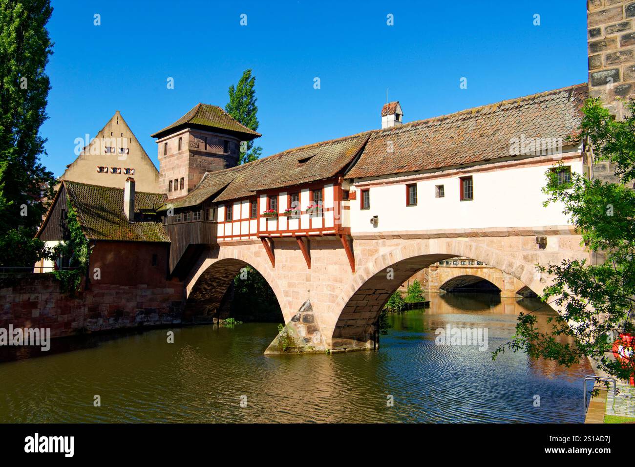 Allemagne, Bavière, Franconie, Nuremberg, vieille ville, le long de la rivière Pegnitz, le musée de la Maison du pencher (Henkerhaus Museum) et le pont du pencher (Henker Banque D'Images