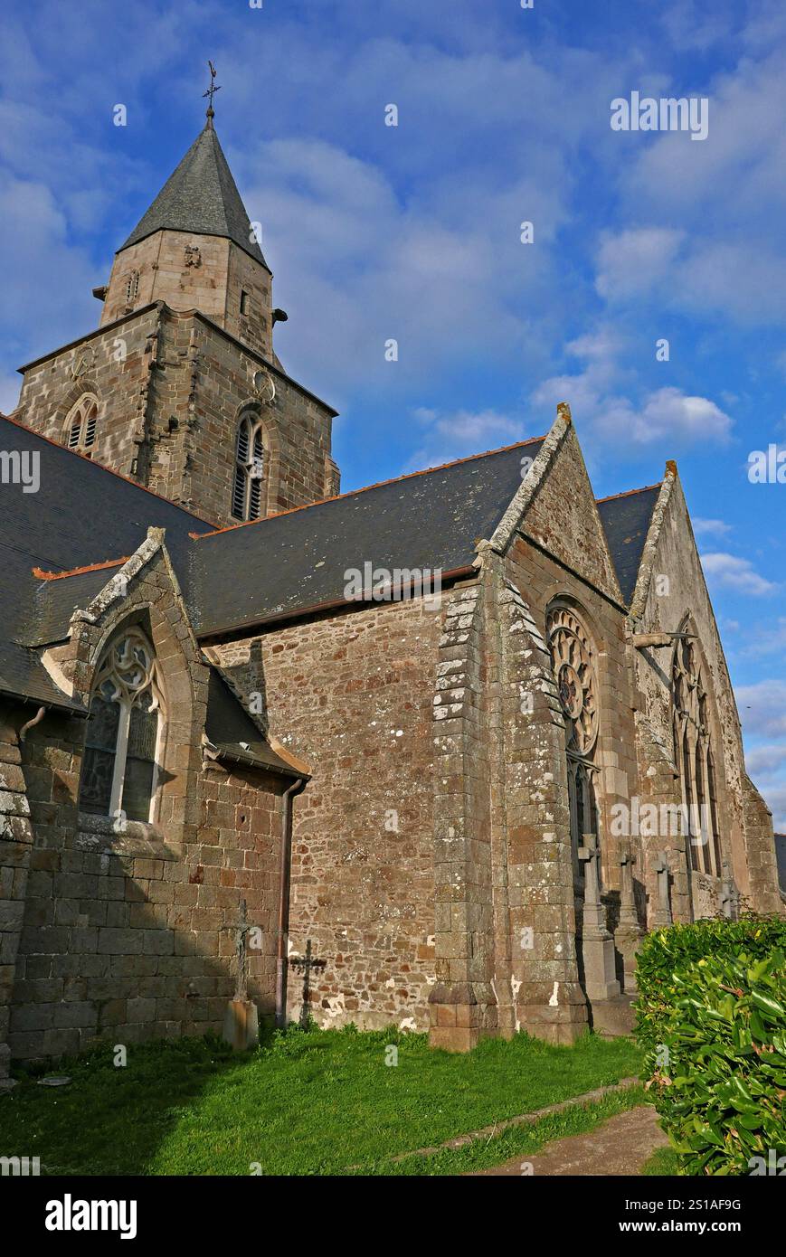 Église Saint-Suliac, Ille-et-Vilaine, Bretagne, France, Europe Banque D'Images