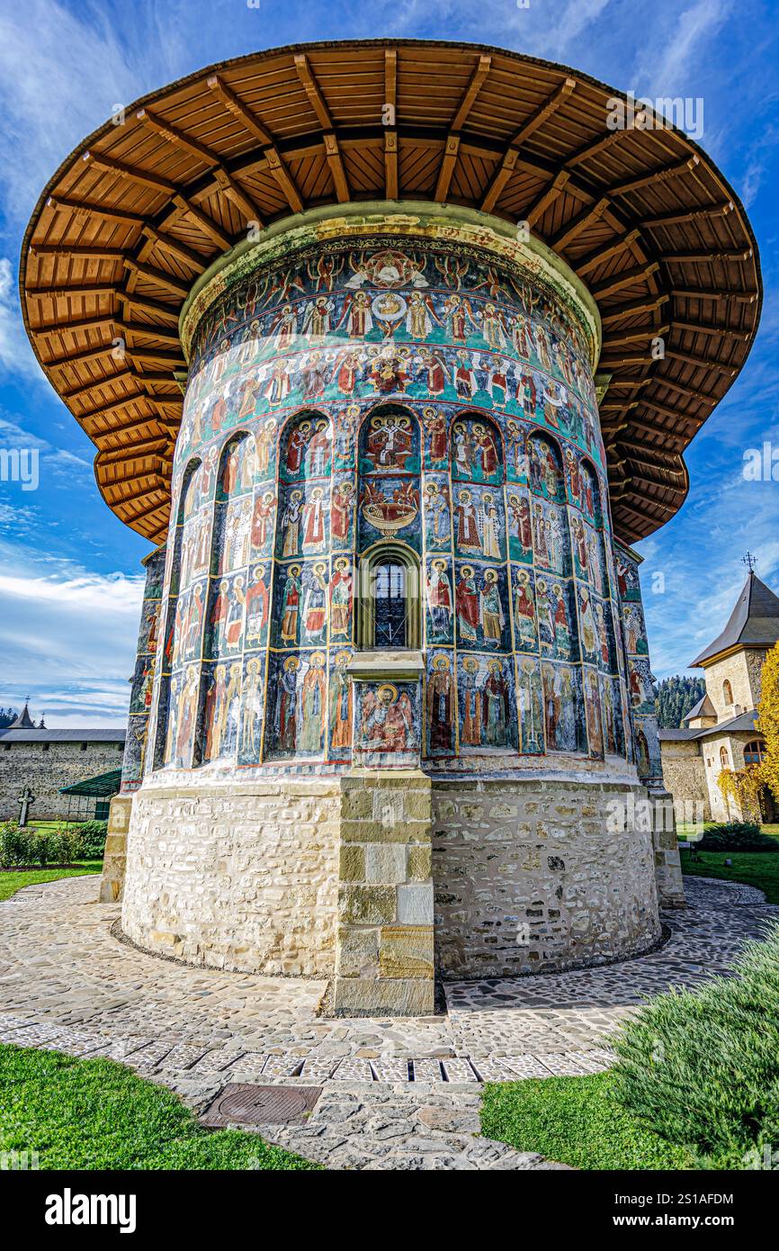 Le monastère médiéval de Voronet, le monastère peint le plus célèbre du sud de la région de Bucovine (Moldavie) et construit par le roi Étienne le Grand. Photo Banque D'Images