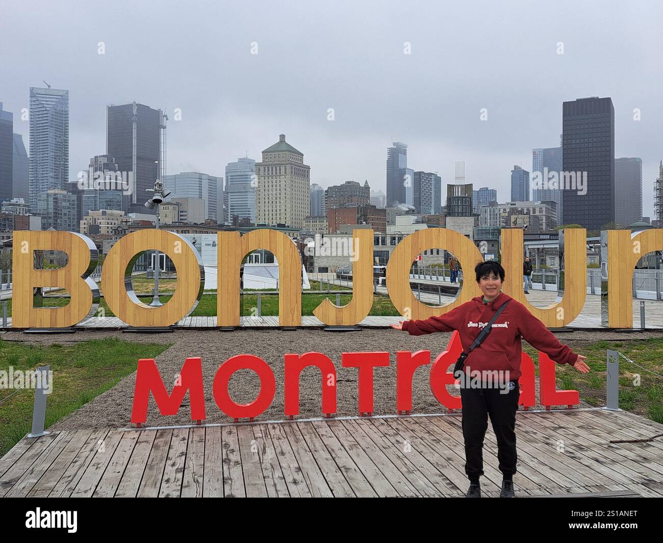 Enseigne Bonjour Montréal au Grand Quai à Montréal, Québec, Canada Banque D'Images