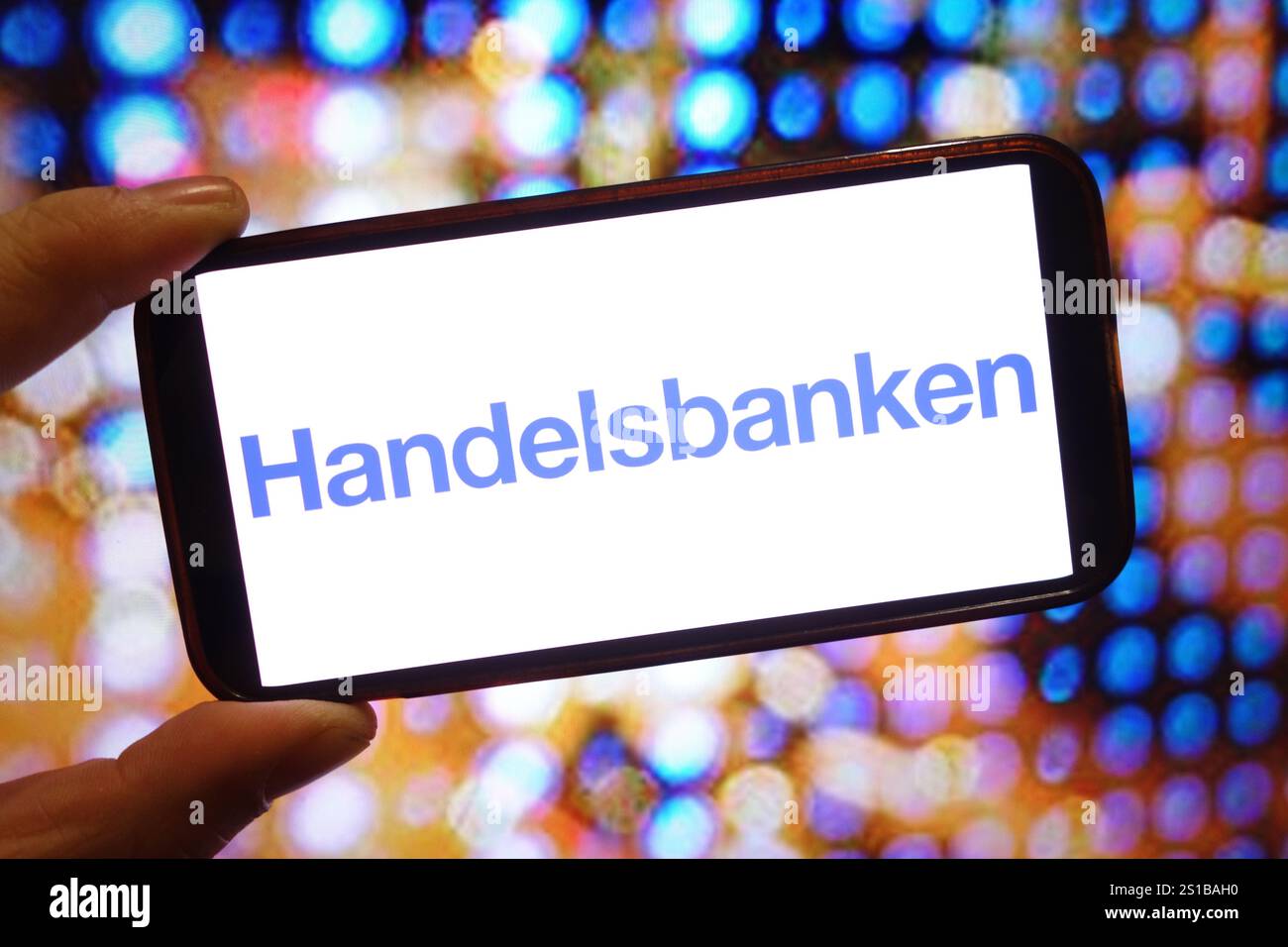 Pologne. 2 janvier 2025. Dans cette illustration photo, le logo de la société Svenska Handelsbanken est affiché sur un écran de smartphone. (Crédit image : © Piotr SWAT/SOPA images via ZUMA Press Wire) USAGE ÉDITORIAL SEULEMENT! Non destiné à UN USAGE commercial ! Banque D'Images