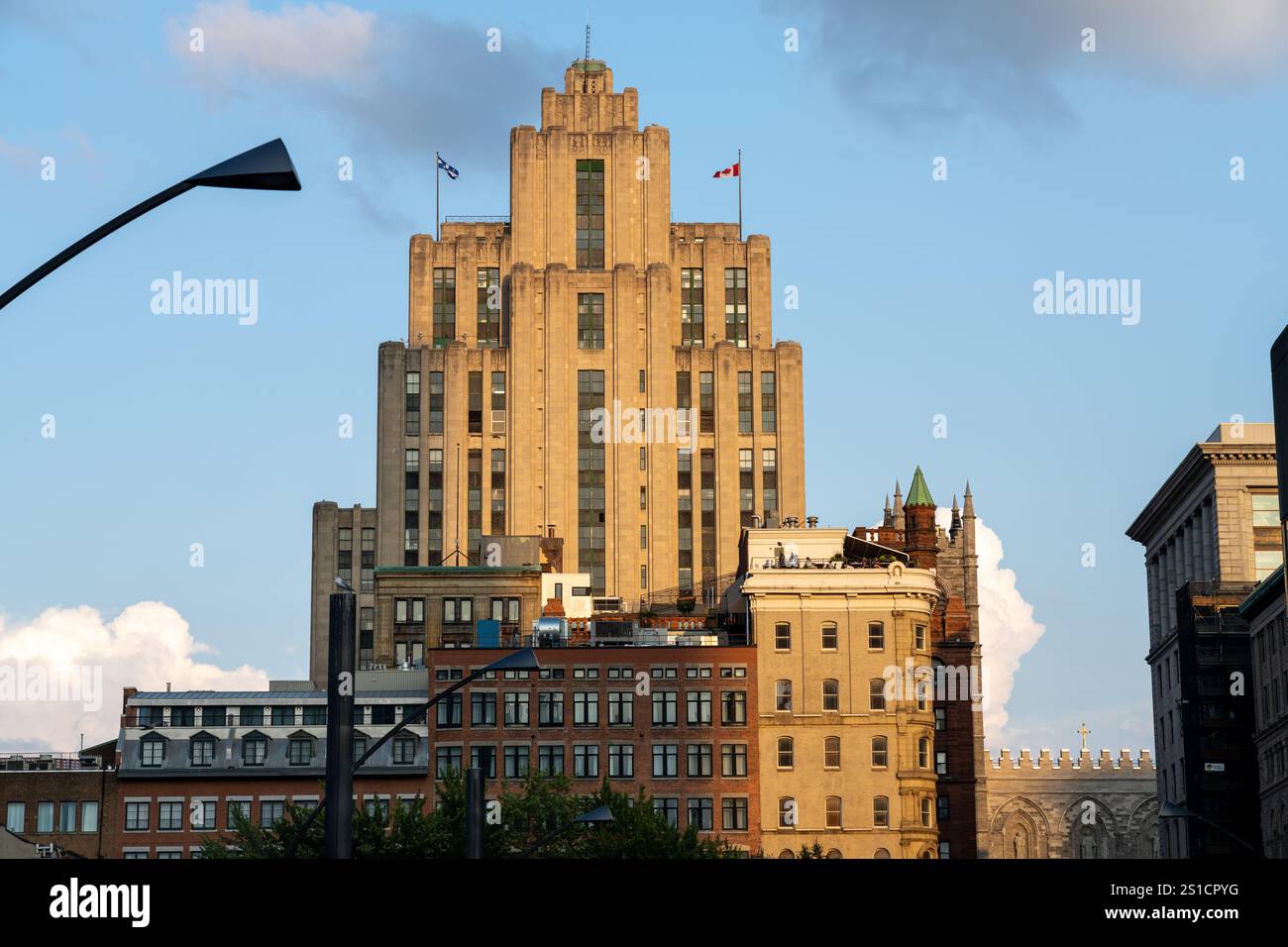 Montréal, Québec, Canada - 11 août 2021 : Aldred Building. Un édifice sur la place historique de la place d'armes dans le Vieux-Montréal. Banque D'Images