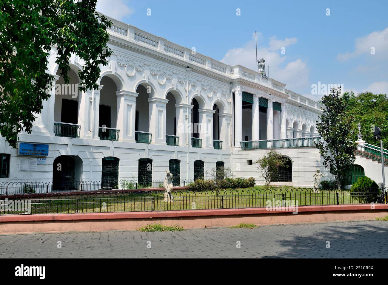 Vue partielle de la Bibliothèque nationale de l'Inde, est la plus grande bibliothèque en Inde par volume, située à Belvedere, Kolkata, Bengale occidental, Inde Banque D'Images