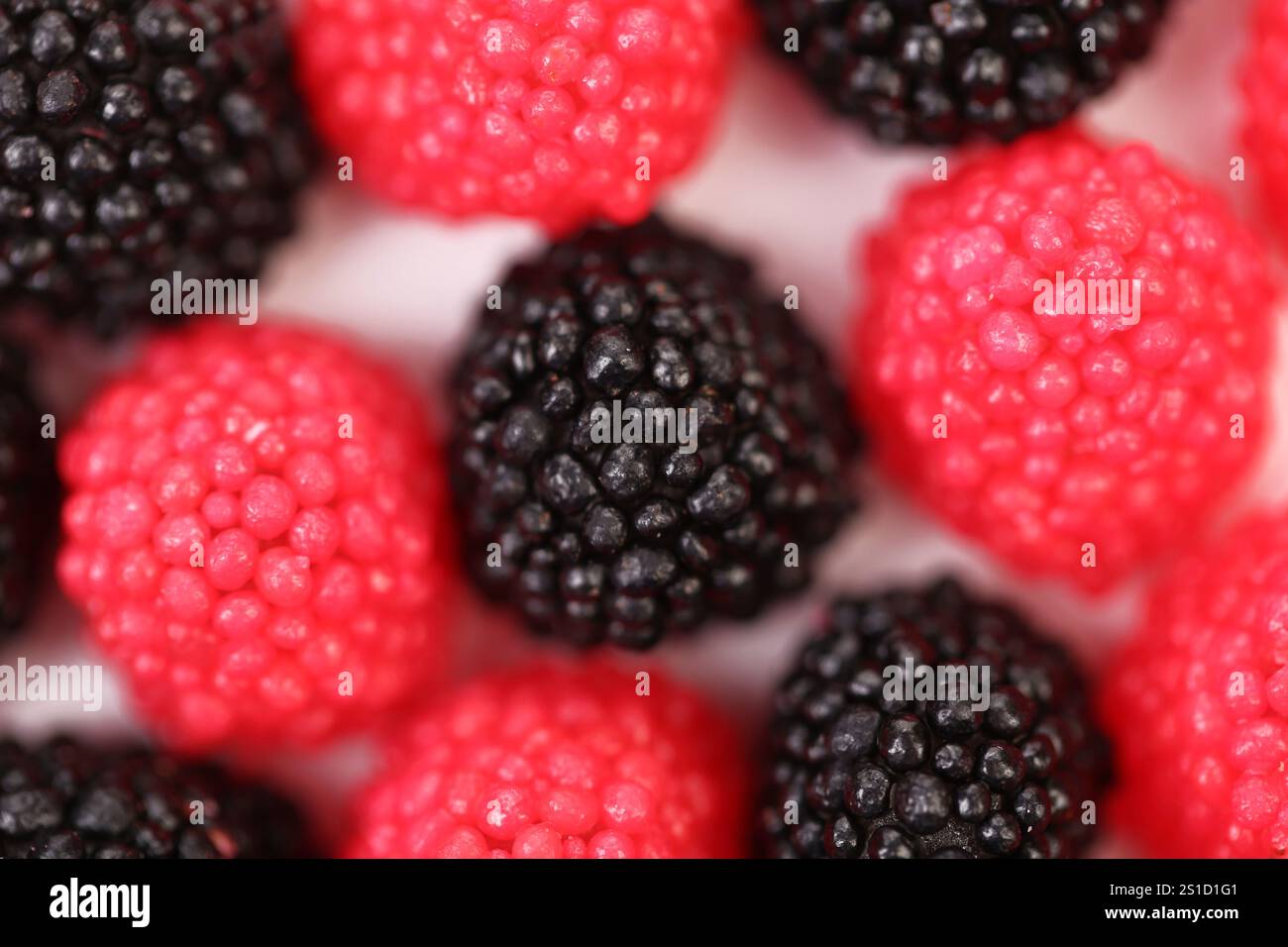 Jujube boules colorées sur un fond blanc Banque D'Images