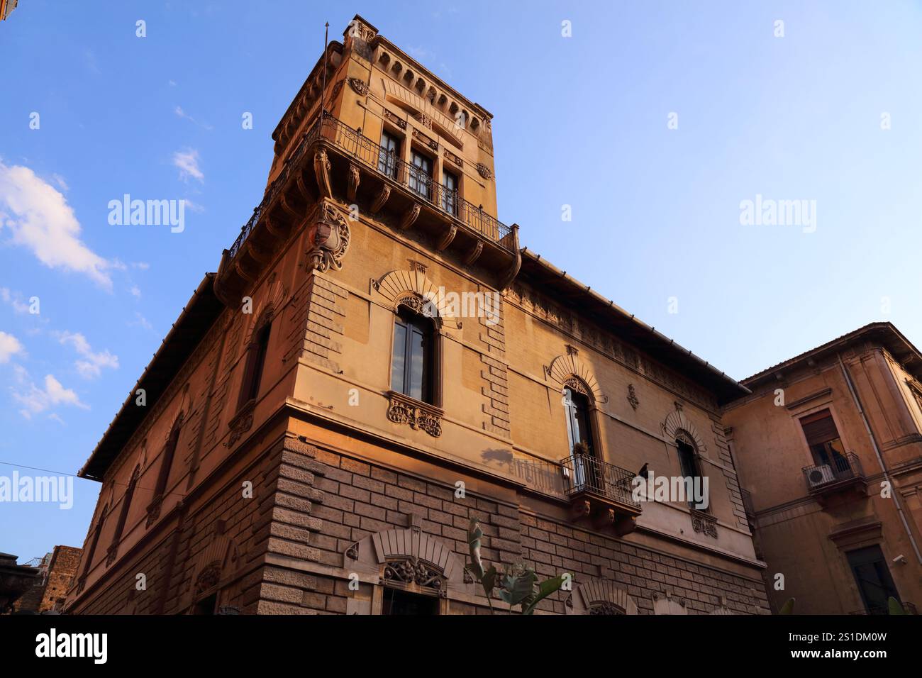 Villa Miranda historique à Catane, île de Sicile en Italie. Banque D'Images