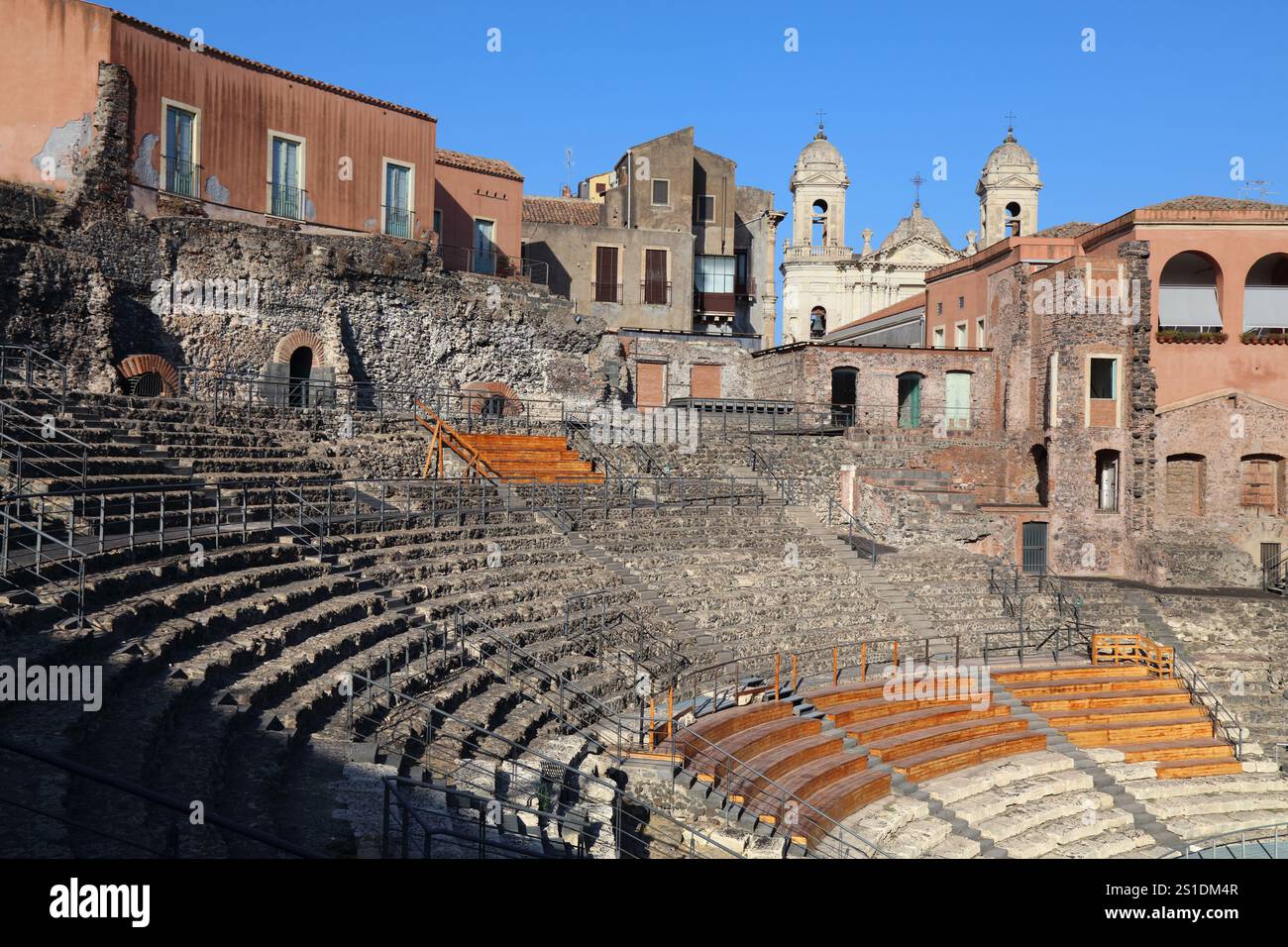 Catane ville en Sicile, Italie. Ancien amphithéâtre gréco-romain. Banque D'Images