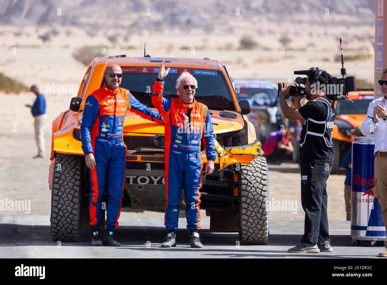 Bisha, Arabie saoudite. 03 janvier 2025. 244 WILLEMS Maik (nld), SNIJDERS Marcel (ancien), Toyota, Bastion Hotels Dakar Team, Ultimate, action sur le podium lors du Prologue du Dakar 2025 le 3 janvier 2025 autour de Bisha, Arabie Saoudite - photo Julien Delfosse/DPPI crédit : DPPI Media/Alamy Live News Banque D'Images