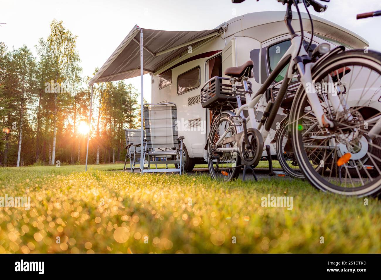 Vacances famille billet RV, vacances voyage en camping-car, caravane location de vacances. Banque D'Images