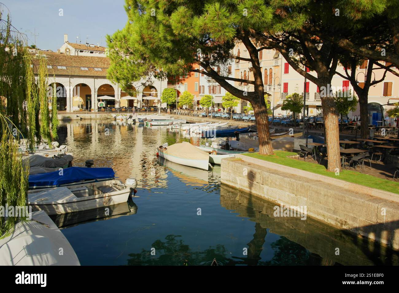 Vue de Desenzano del Garda. 21 octobre 2024, Desenzano del Garda, Brescia, Italie Banque D'Images