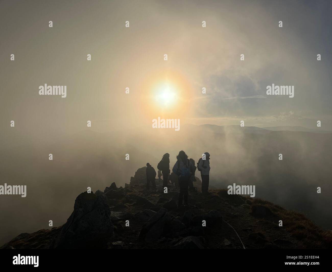 Lever de soleil de Prayer Peak, Rila Mountain, Bulgarie - Image de stock capturée avec un smartphone