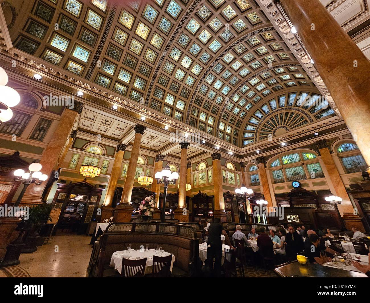 Grand Concourse, Pittsburgh, Pennsylvanie. Anciennement le hall principal de la Pittsburgh & Lake Erie Railroad Station, maintenant un restaurant haut de gamme. Banque D'Images