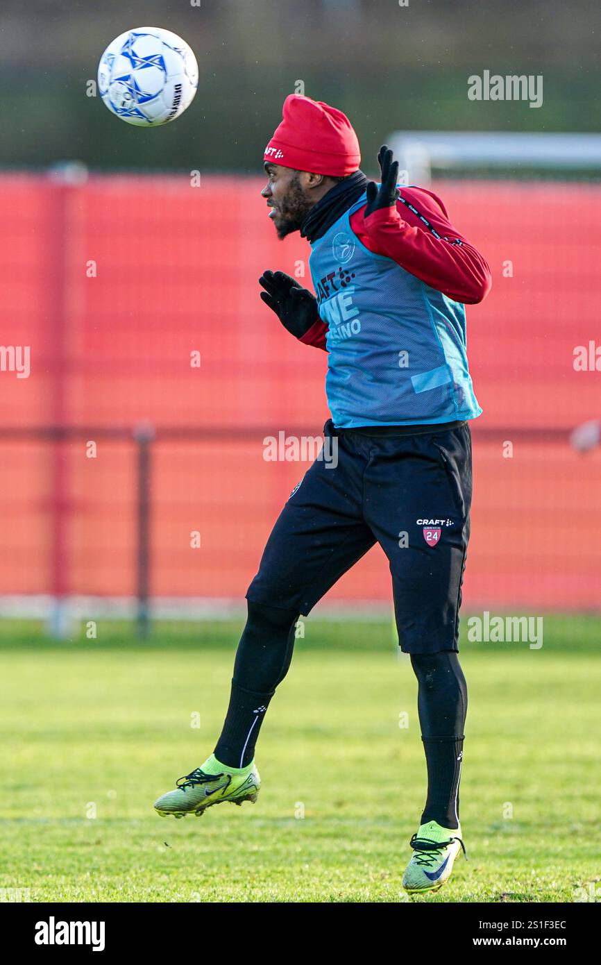 Almere, pays-Bas. 03 janvier 2025. ALMERE, PAYS-BAS - 3 JANVIER : lors de la session d'entraînement de l'Almere City FC au Fanny Blankers Koen Sportpark le 3 janvier 2025 à Almere, pays-Bas. (Photo par Andre Weening/Orange Pictures) crédit : Orange pics BV/Alamy Live News Banque D'Images