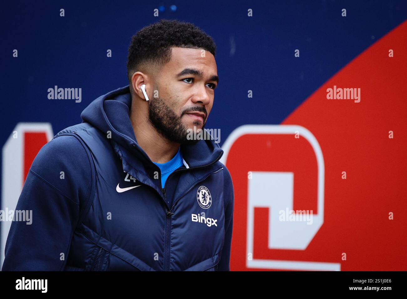 LONDRES, Royaume-Uni - 4 janvier 2025 : Reece James de Chelsea arrive devant le match de premier League entre Crystal Palace FC et Chelsea FC à Selhurst Park (crédit : Craig Mercer/ Alamy Live News) Banque D'Images LONDRES, Royaume-Uni - 4 janvier 2025 : Reece James de Chelsea arrive devant le match de premier League entre Crystal Palace FC et Chelsea FC à Selhurst Park (crédit : Craig Mercer/ Alamy Live News) Banque D'Images