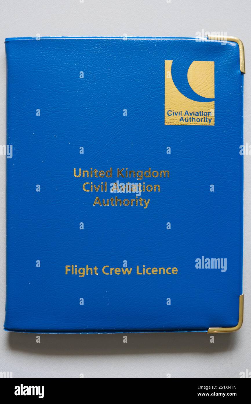 Nouvelle Autorité de l'aviation civile, CAA, couverture de licence d'équipage de conduite. Introduit pour se conformer à l'Agence de l'Union européenne pour la sécurité aérienne, l'AESA, Banque D'Images