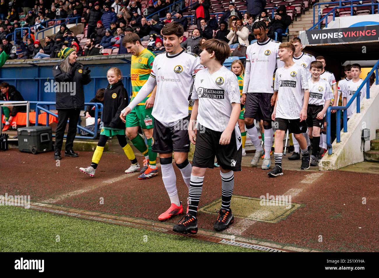 Widnes, Royaume-Uni. Samedi 4 janvier 2025, Northern premier League Division One West, Widnes FC vs Runcorn Linnets au stade DCBL, crédit James Giblin/Alamy Live News. Banque D'Images