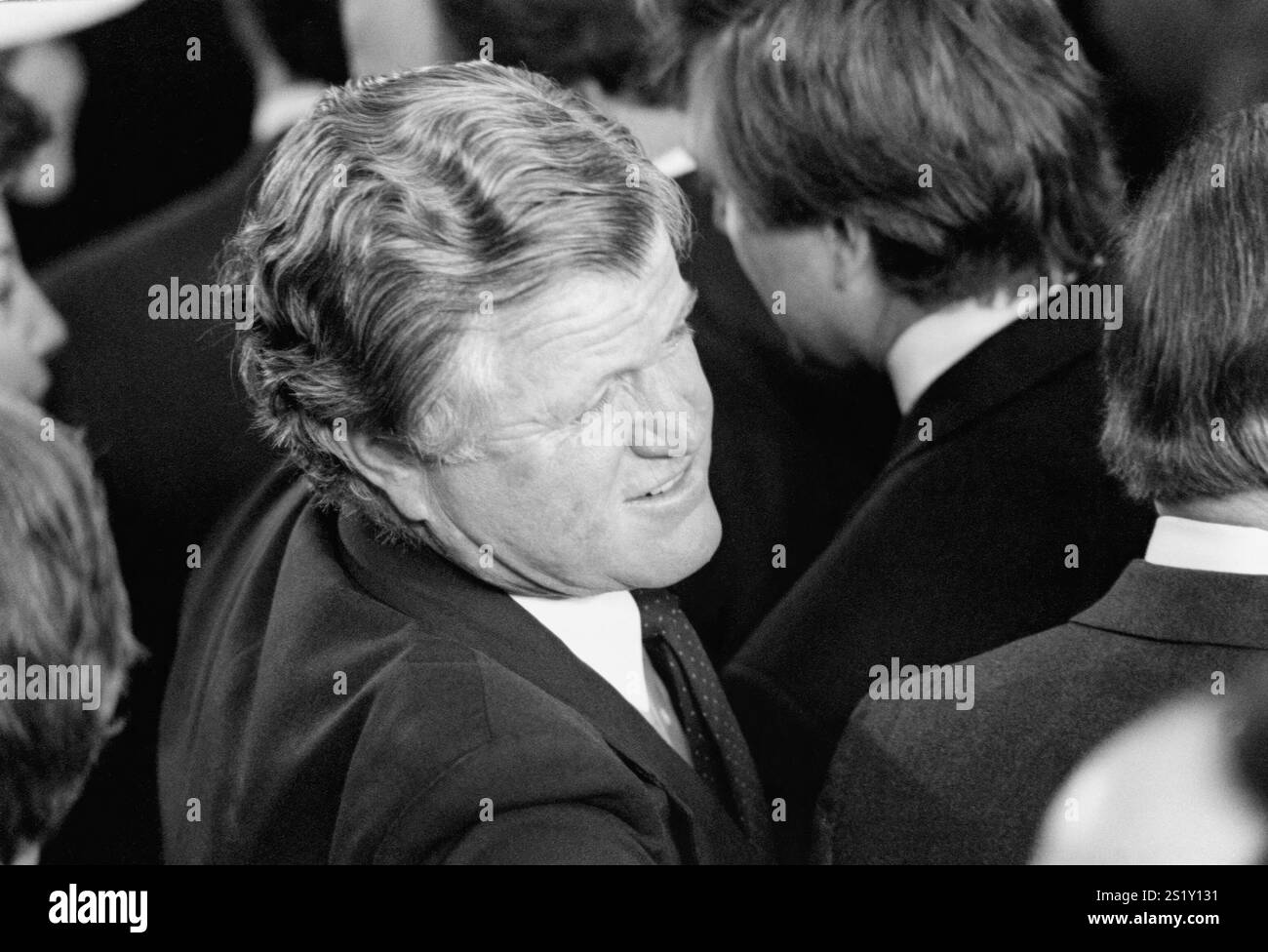 Le sénateur Edward Kennedy, démocrate-Massachusetts, assiste à l'investiture du président Ronald Reagan. Banque D'Images