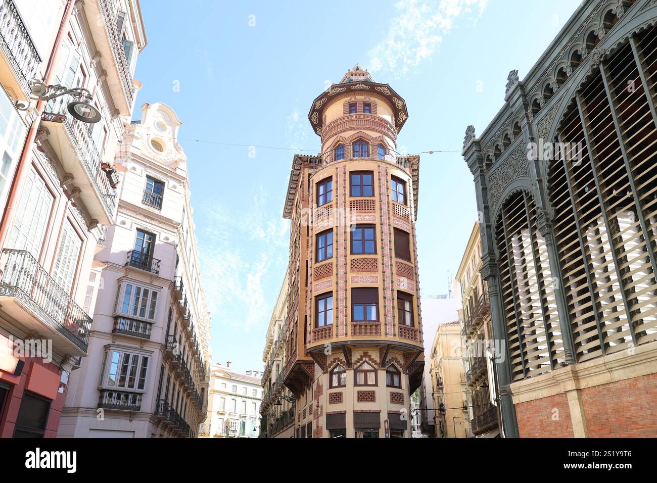 Bâtiment d'angle Sagasta 5 Guerrero Strachan dans la vieille ville de Malaga, Andalousie, Espagne Banque D'Images