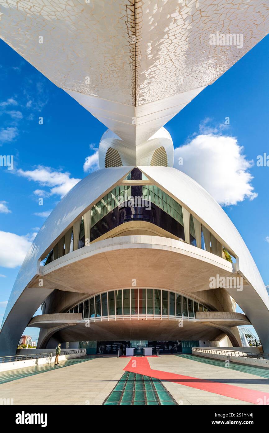 Futuriste Queen Sofía Palais des Arts dans la Cité des Arts et des Sciences, Valence, Espagne Banque D'Images Futuriste Queen Sofía Palais des Arts dans la Cité des Arts et des Sciences, Valence, Espagne Banque D'Images
