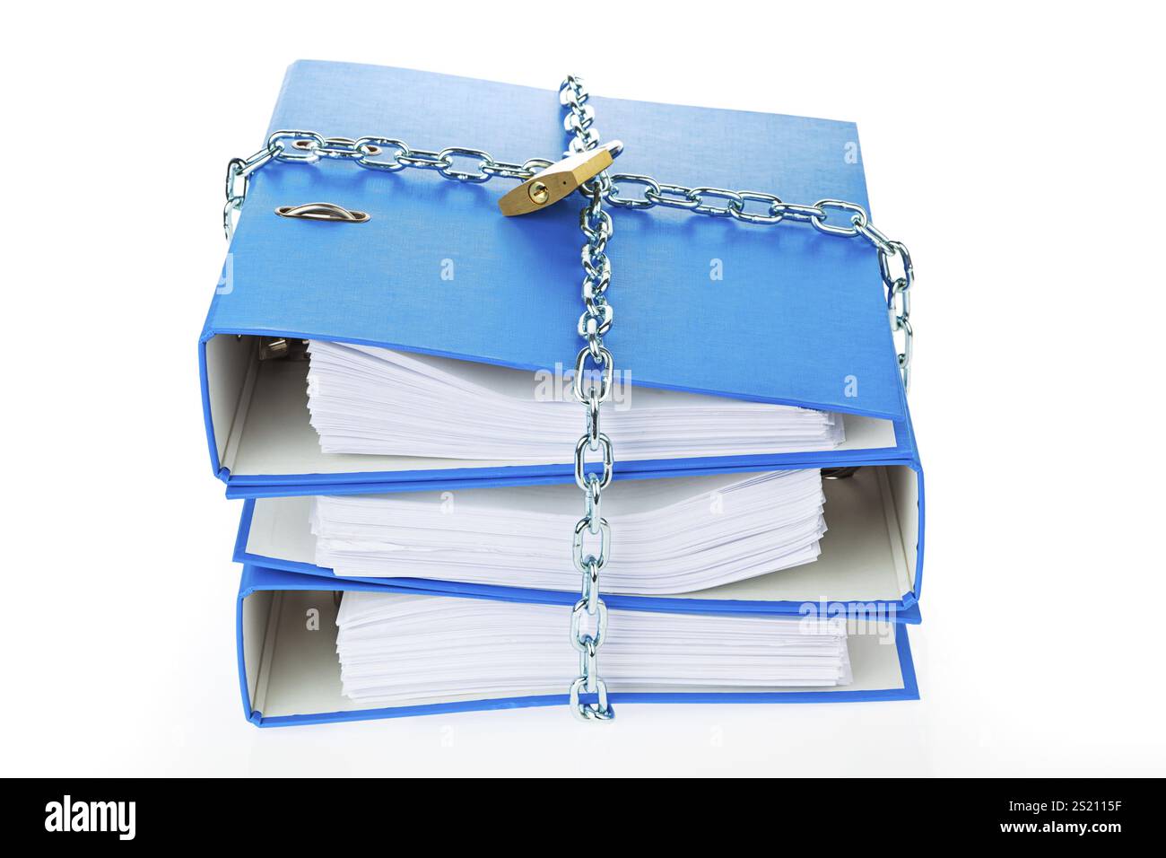 Un dossier de fichiers verrouillé avec une chaîne et un cadenas. Protection des données et sécurité des données. Autriche Banque D'Images
