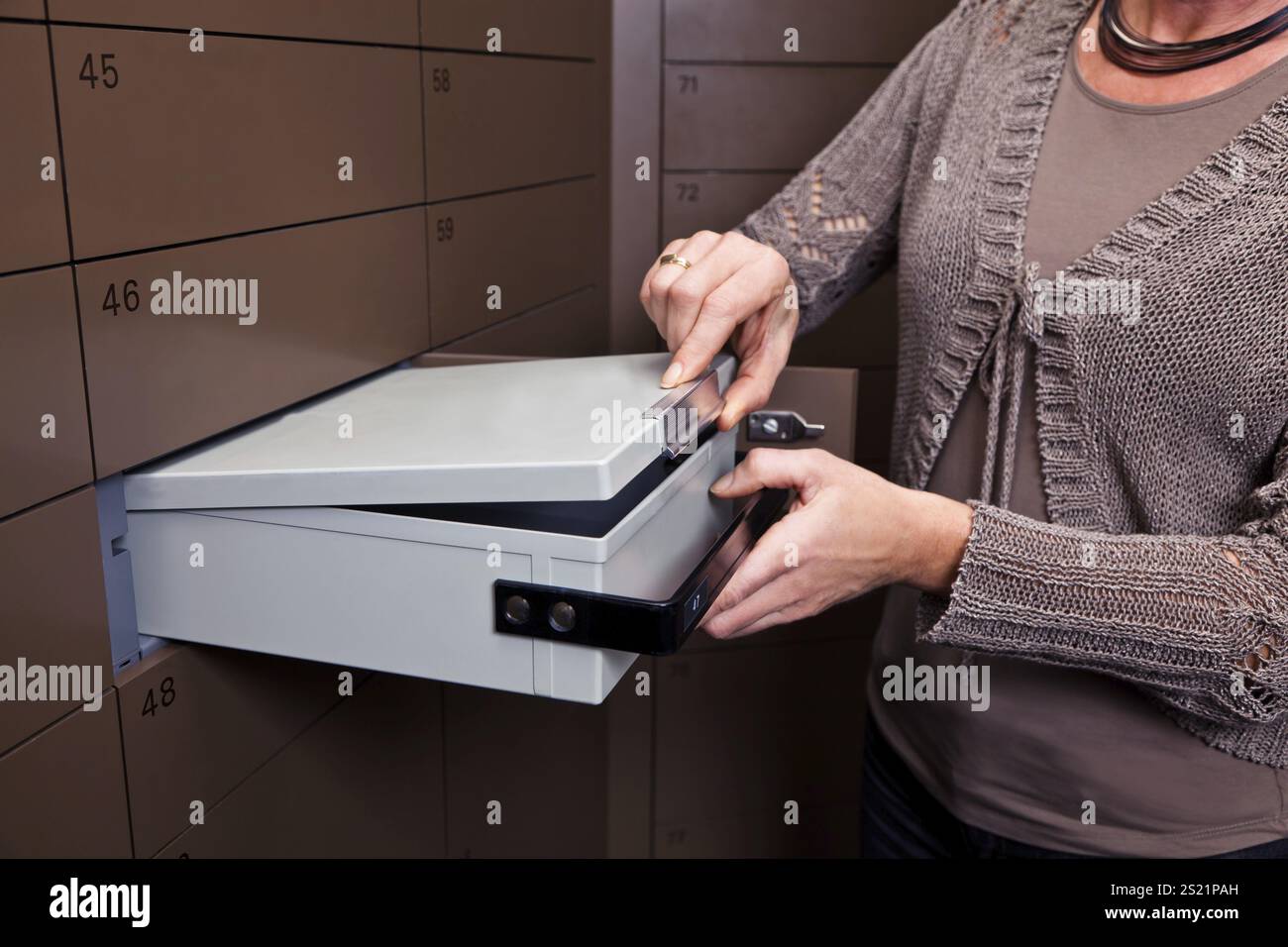 Un casier dans un coffre-fort de banque. Stockage de l'argent et des documents, Un casier dans un coffre-fort bancaire. Stockage de l'argent et des documents. Autriche Banque D'Images