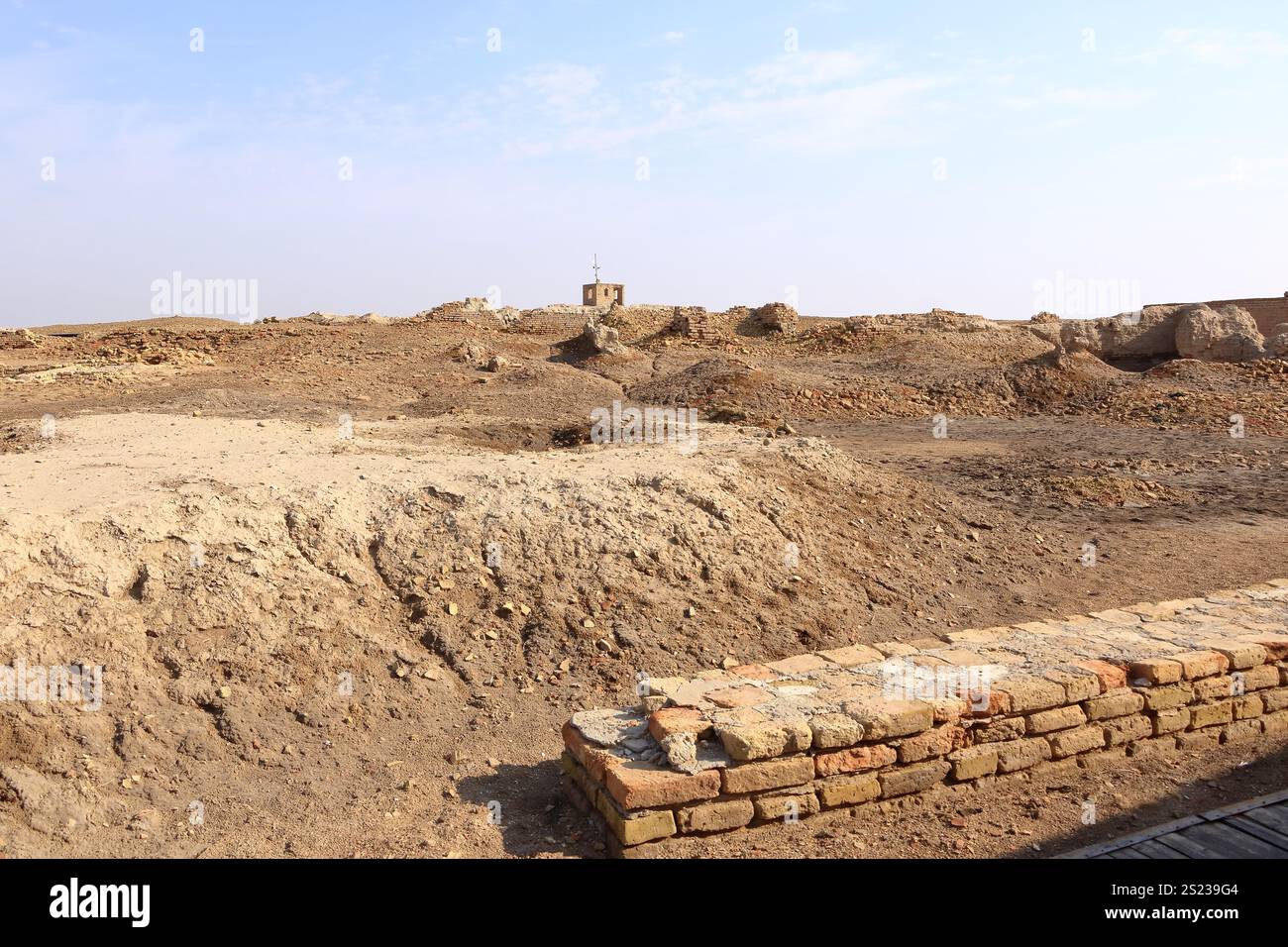 La Maison du Prophète Abraham a restauré ziggourat dans l'ancien Ur, temple sumérien, Irak Banque D'Images